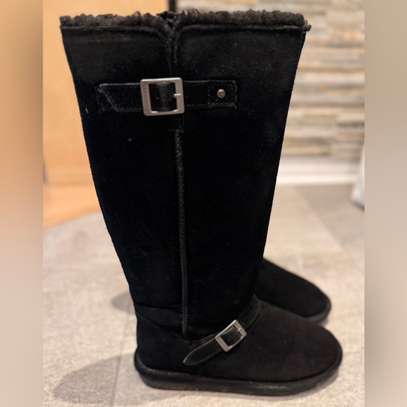 BEARPAW Women's Black Suede Knee-High Boots - Picture 9 of 10